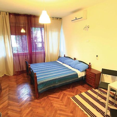 1 Bedroom Awesome Apartment In พูลา ภายนอก รูปภาพ