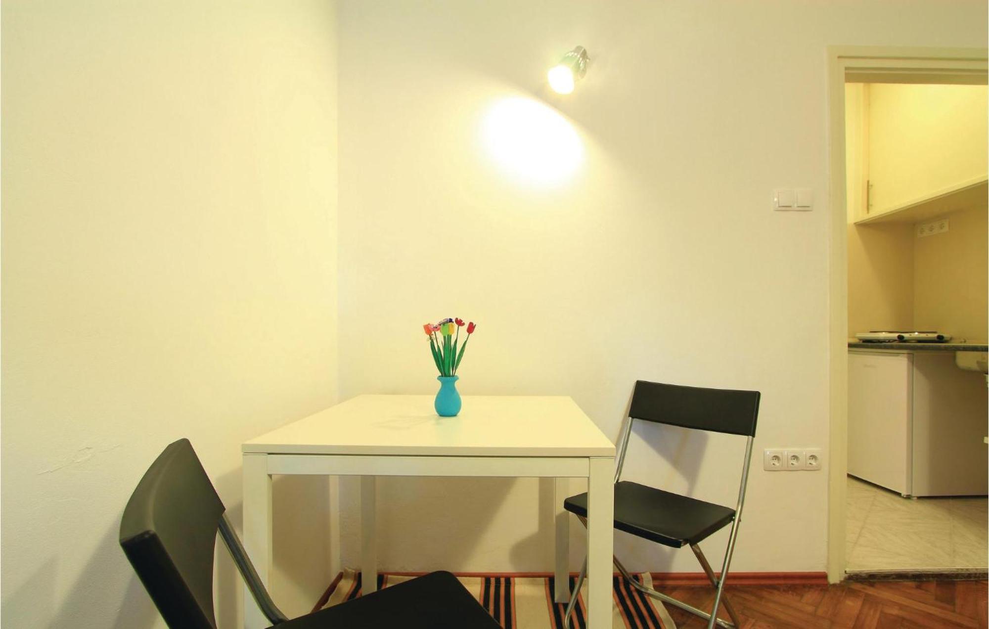 1 Bedroom Awesome Apartment In พูลา ภายนอก รูปภาพ