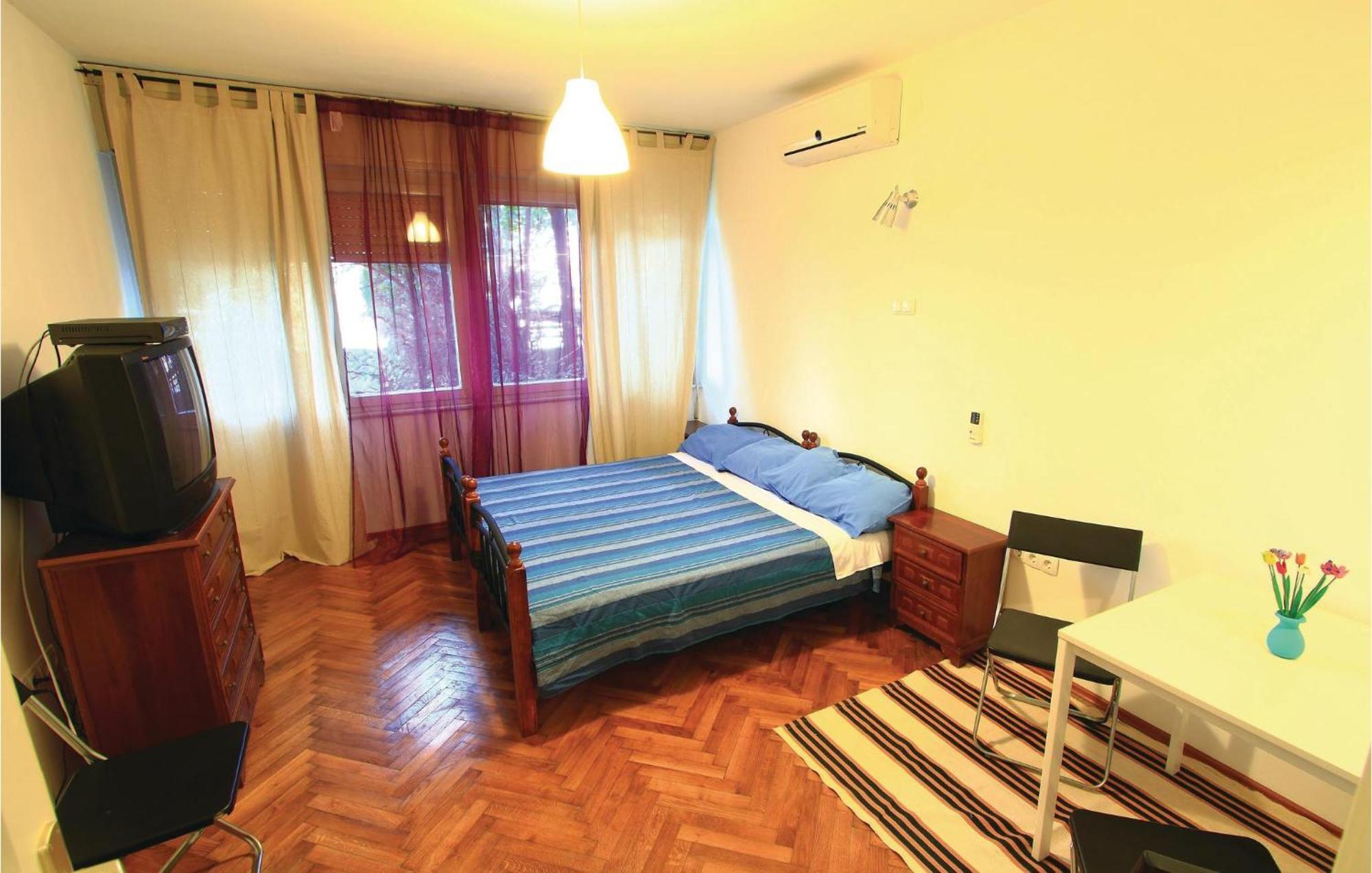 1 Bedroom Awesome Apartment In พูลา ภายนอก รูปภาพ
